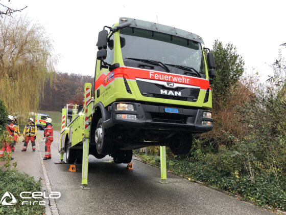 Cela DT28F - Double telescopic fire-fighting 28m height at work